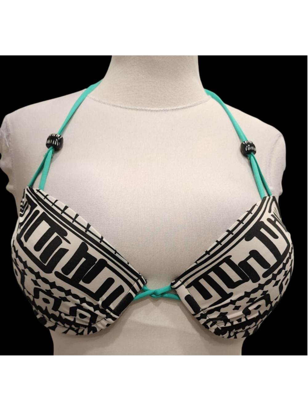 Bisou Bisou Michelle Bohbot Black White Tribal Print Halter Bikini Swim Top L
